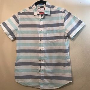 Men’s short sleeved button down